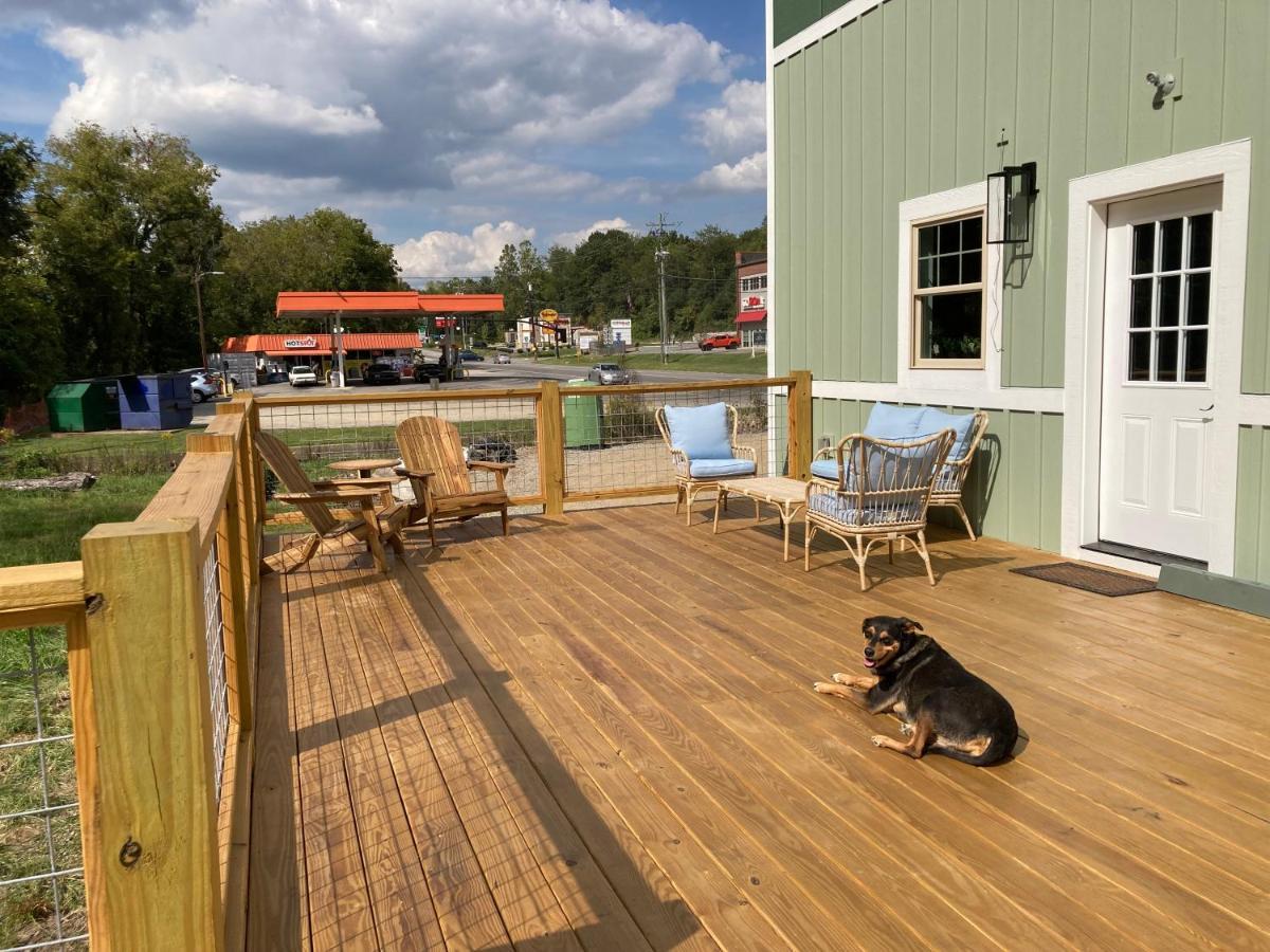 The Lazy Tiger Hostel Woodfin Exterior photo